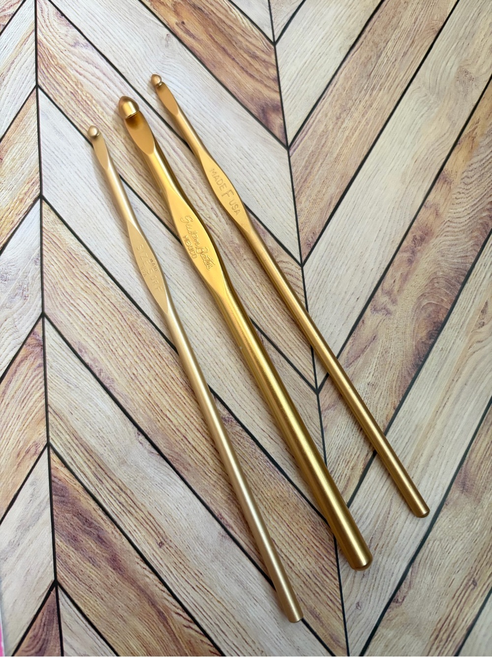 Vintage Susan Bates Gold Aluminum Crochet Hooks set - 3 Piece Set